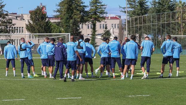 Trabzonspor’da bir günlük iznin ardından Göztepe mesaisi yeniden başladı