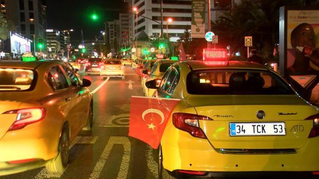 İstanbul- Taksiciler, Ankara'da düzenlenen terör saldırısını kınamak için konvoy yaptı