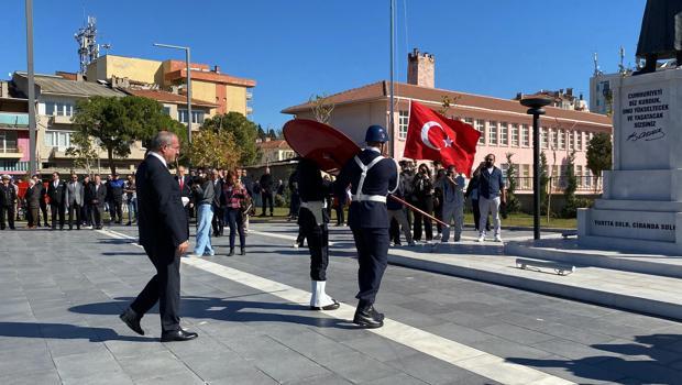 Çanakkale'de Cumhuriyet Bayramı kutlamaları çelenk töreniyle başladı