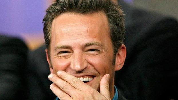 Friends oyuncuları Matthew Perry'i ölüm yıl dönümünde andı