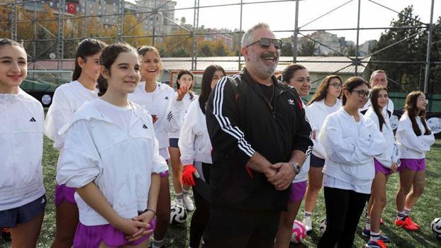 Kız çocuklarını futbola kazandırmak için anlamlı proje