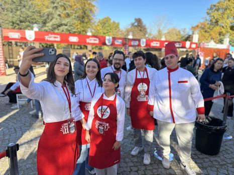 Edirne'de liseli şefler, en lezzetli 'ciğer sarma'yı yapmak için yarıştı