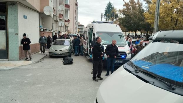 Çorum'da 5 katlı binada doğal gaz kaynaklı patlama: 1 ölü, 16 yaralı (2)- Yeniden