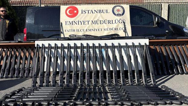 Fatih'te yasa dışı silah ticareti operasyonu; 200 tüfek ele geçirildi