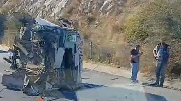 İzmir'de 3 TIR'ın karıştığı kazada 1 ölü, 1 yaralı