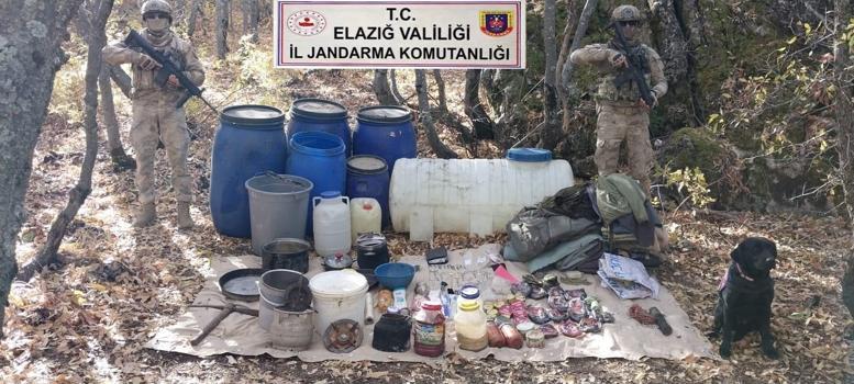 Elazığ'da terör örgütü PKK'ya ait yaşam malzemeleri ele geçirildi