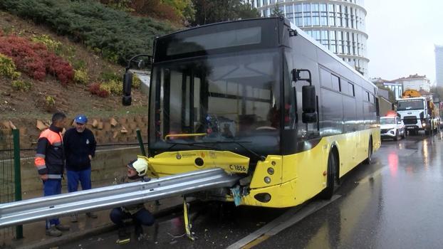 İstanbul- Kadıköy D-100 Karayolu'nda İETT otobüsü bariyere saplandı