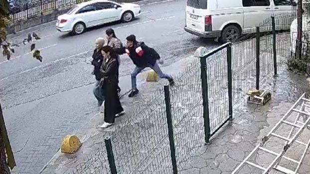 Beyoğlu’nda Kazakistan uyruklu kadına kapkaç