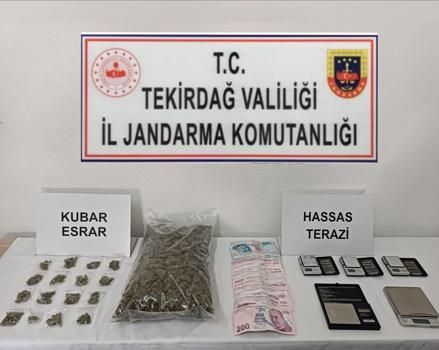 Tekirdağ'da bin 24 gram esrar ele geçirildi, 3 gözaltı