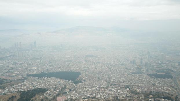 İzmir'i sis bulutu kapladı