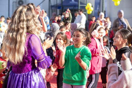 Basmane'de Çocuk Şenliği; gönüllerince eğlendiler