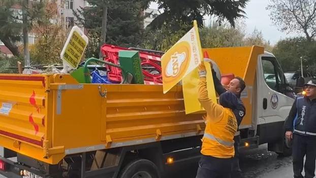 Avcılar'da zabıtadan kaldırım denetimi: 2 saatte 2 kamyon malzeme toplandı