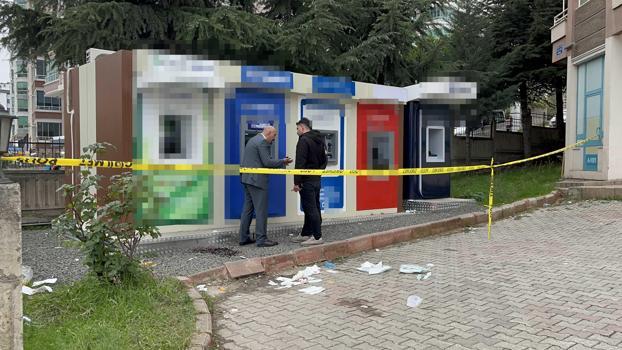 ATM'de işlem yaparken boynundan tabancayla vuruldu