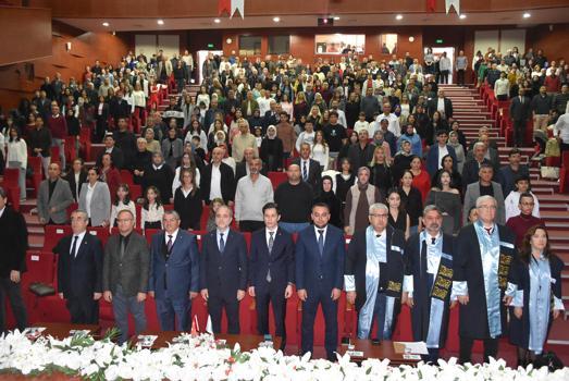 NÖHÜ'de tıp fakültesi öğrencileri beyaz önlüklerini giydi