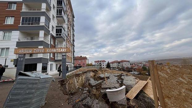 Ankara'da toprak kayması; 10 katlı bina tahliye edildi