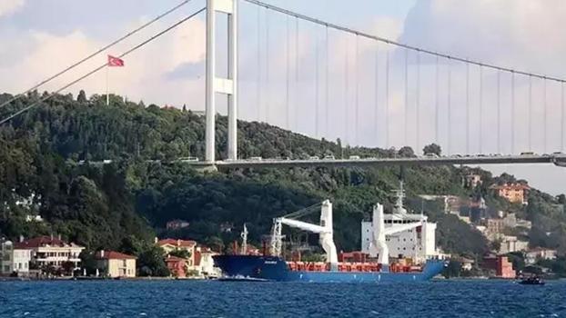 İstanbul Boğazı, Nazan isimli tankerin dümeninin kitlenmesi nedeniyle çift yönlü olarak gemi trafiğine kapatıldı