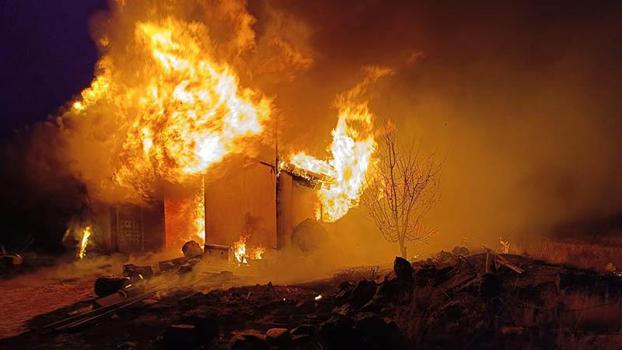 Kahramanmaraş'ta, depoda çıkan yangında 70 ton buğday küle döndü