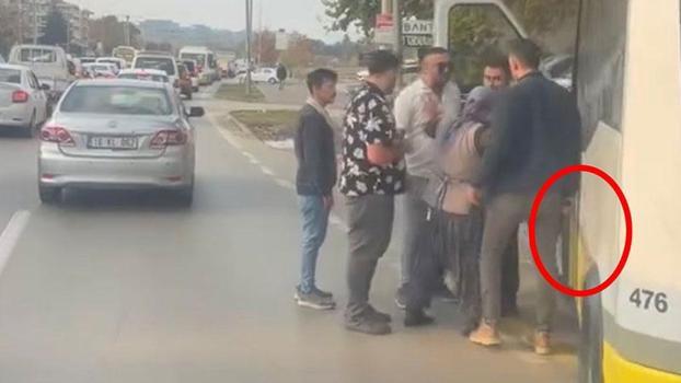 Trafikte tartıştığı belediye otobüsü şoförünü tabancayla tehdit etti; o anlar kamerada