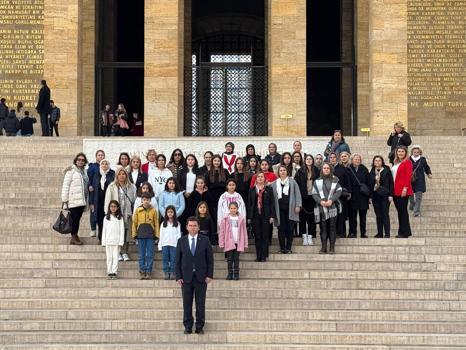 Osmangazi Kent Konseyi Çocuk Meclisi üyeleri Anıtkabir'i ziyaret etti