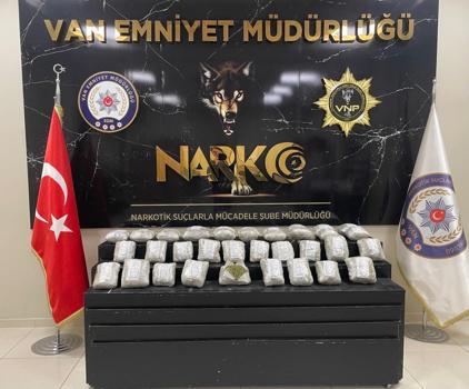 Van'da metruk binada 12 kilo 900 gram esrar ele geçirildi; 1 tutuklama