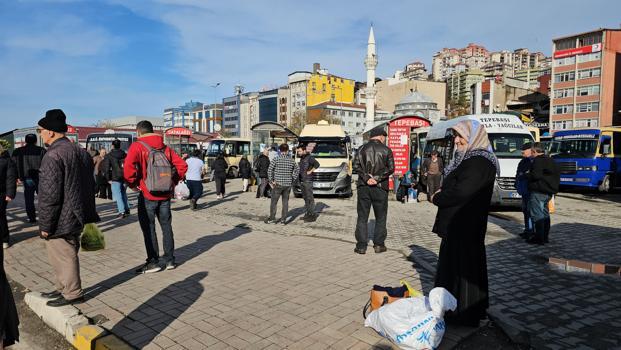 Zonguldak’ta taksi ve dolmuş esnafından kontak kapatma eylemi