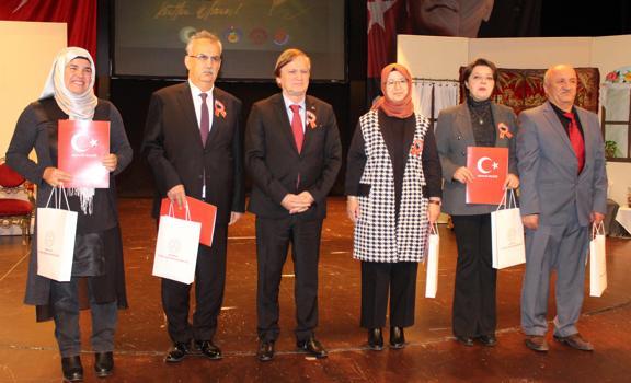 Antalya'da Öğretmenler Günü kutlandı