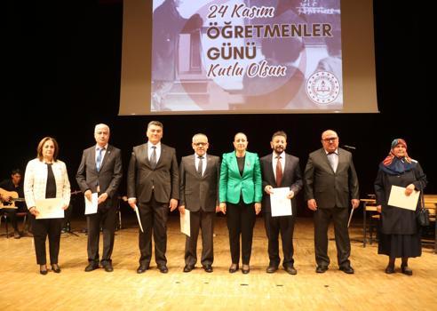 Burdur'da Öğretmenler Günü töreni