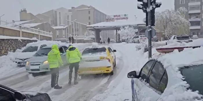 Bitlis'te 84 köy yolu ulaşıma kapandı (2)