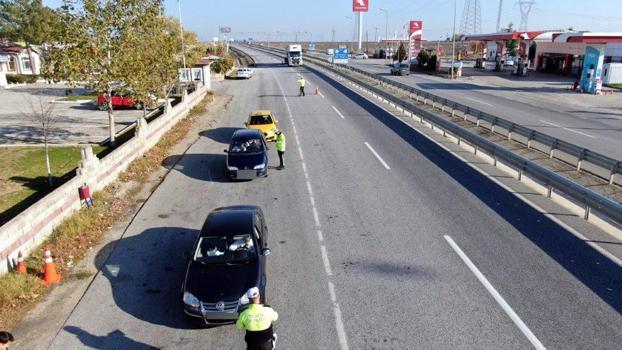 Hız ihlali için plakaları sökülen 22 araç trafikten menedildi