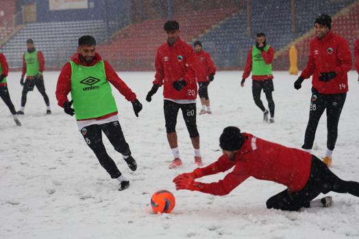 Mardin 1969 Spor, Denizlispor maçının hazırlıklarına kar yağışı altında başladı