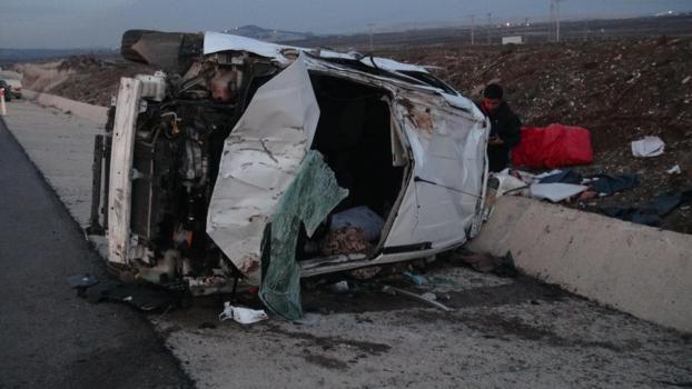 Kilis'te otomobil takla attı: 5 yaralı