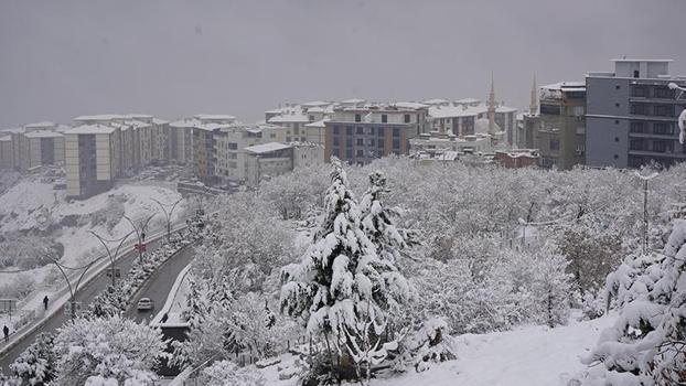 Şırnak'ta 1 belde ile 7 köy yolu kardan kapandı