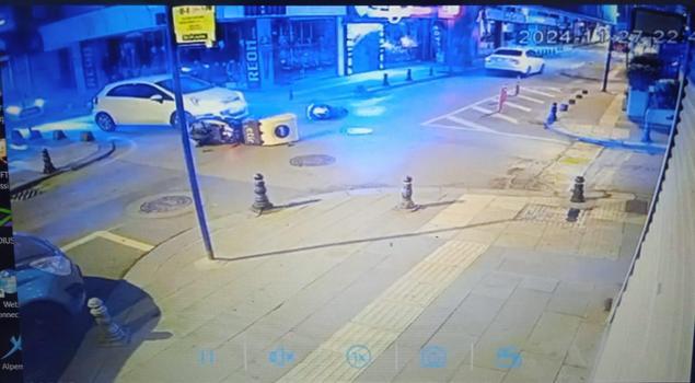 İstanbul- Pendik'te otomobilin çarptığı motokurye yaralandı, o anlar kamerada