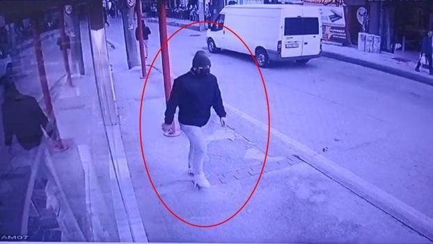 Bursa'da kendisini polis ve savcı olarak tanıtan dolandırıcı 100 kamera görüntüsü izlenerek yakalandı