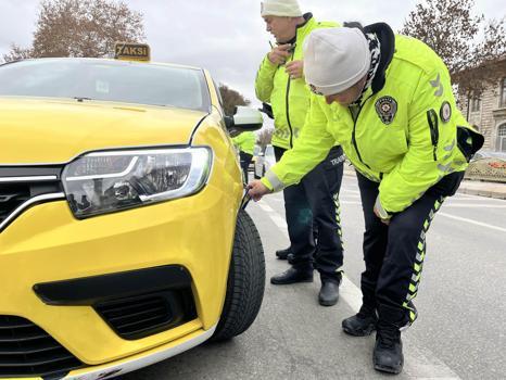 Edirne'de ticari araçlara yönelik 'kış lastiği' denetimi yapıldı