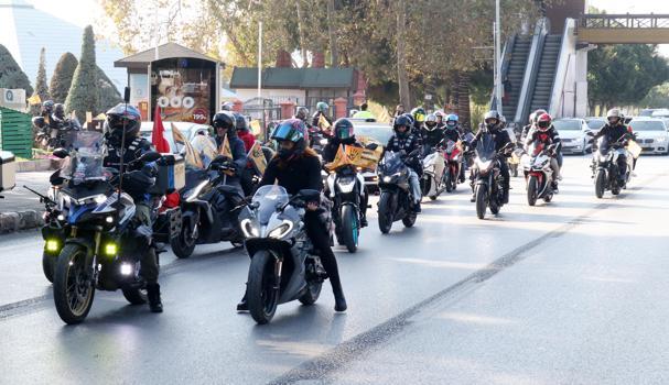 Motosiklet sürücülerinden 'Kadına Şiddete Hayır' korteji