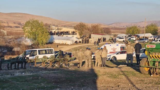 Diyarbakır'da 2 aile arasında taşlı, sopalı arazi kavgası: 10 yaralı