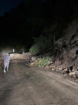 Kastamonu'da heyelan nedeniyle sahil yolu ulaşıma kapandı