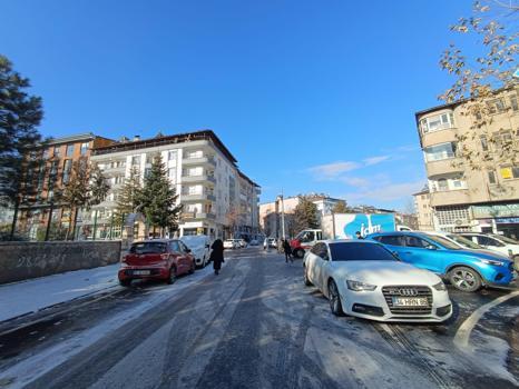 Bingöl'de etkili olan kar, yerini güneşli havaya bıraktı