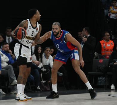 Anadolu Efes - Partizan: 86-77