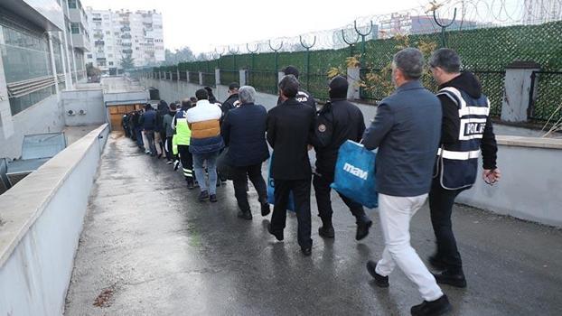 Mersin'deki rüşvet operasyonunda, aralarında gümrük müdürünün de olduğu 91 şüpheli tutuklandı