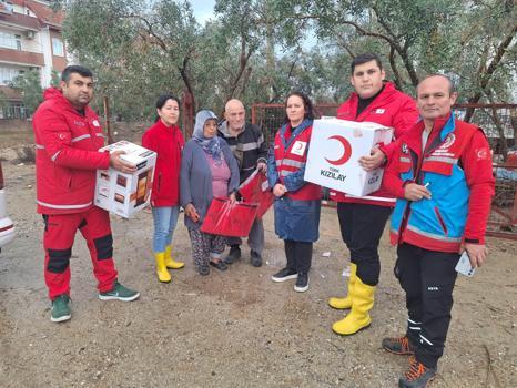 Manavgat'ta selden etkilenenlere yardım çalışmaları