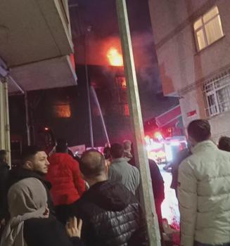 İstanbul - Bağcılar'da işçilerin kaldığı konteynerde çıkan yangın söndürüldü