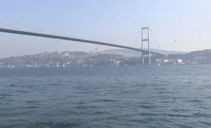 İstanbul Boğazı gemi trafiği çift yönlü olarak askıya alındı