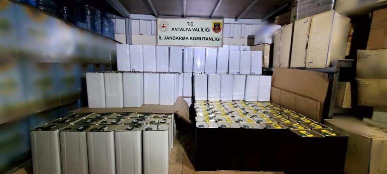 Antalya'da jandarma 2 ton sahte zeytinyağı ele geçirdi