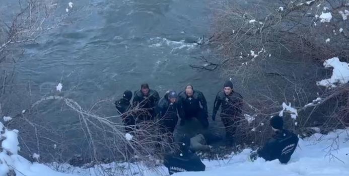 Kayıp Sabit öğretmenin cansız bedeni, Karasu Nehri'nde bulundu (2)