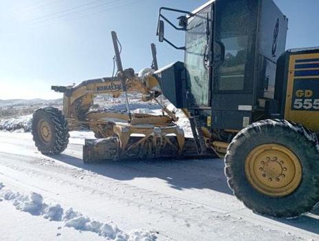 Elazığ’da 28 köy yolu açıldı, 3’ünde çalışmalar sürüyor