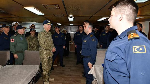 Genelkurmay Başkanı Orgeneral Gürak, TCG Oruçreis Fırkateyni’nde incelemelerde bulundu