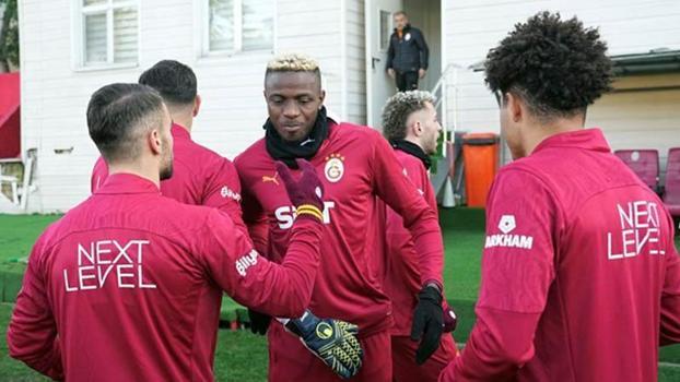 Galatasaray'da Osimhen’in doğum günü kutlandı