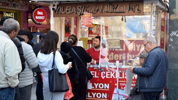 Antalya'daki bayilerde 'amorti' kuyruğu